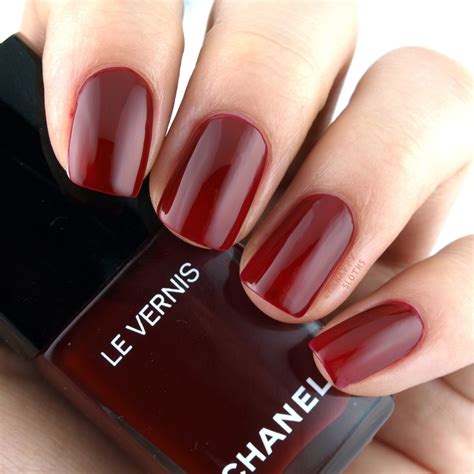 Chanel Le Vernis Nail Colour • Nail Lacquer Review & Swatches